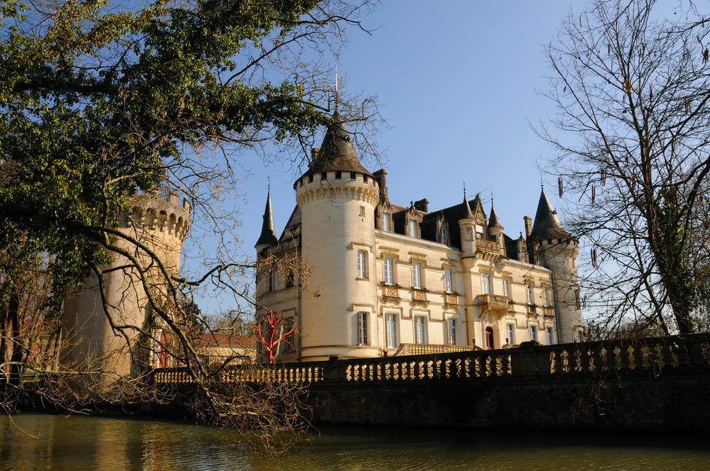 Château-Hôtel de Nieuil Extérieur photo