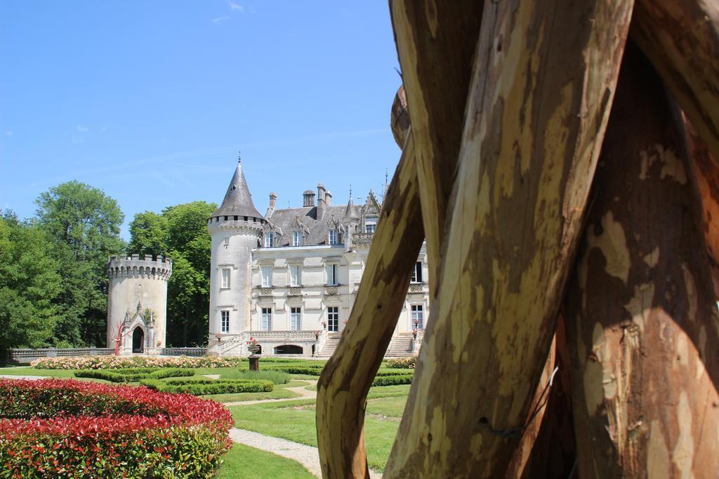 Château-Hôtel de Nieuil Extérieur photo