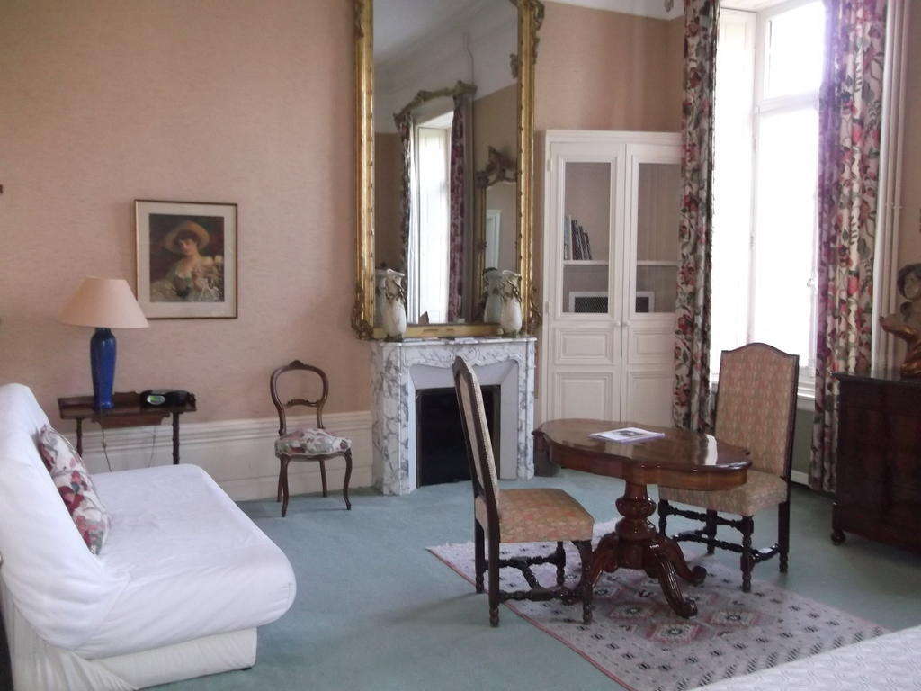 Château-Hôtel de Nieuil Extérieur photo