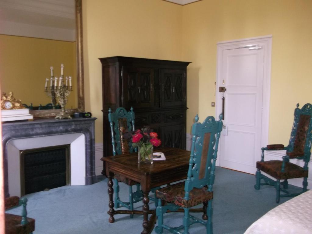 Château-Hôtel de Nieuil Extérieur photo