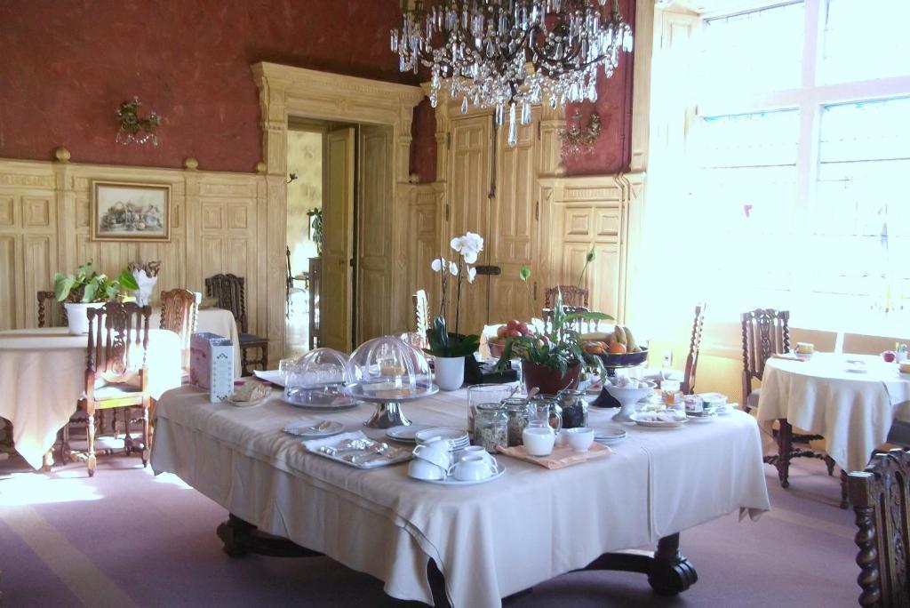 Château-Hôtel de Nieuil Extérieur photo