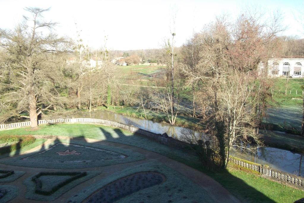 Château-Hôtel de Nieuil Extérieur photo